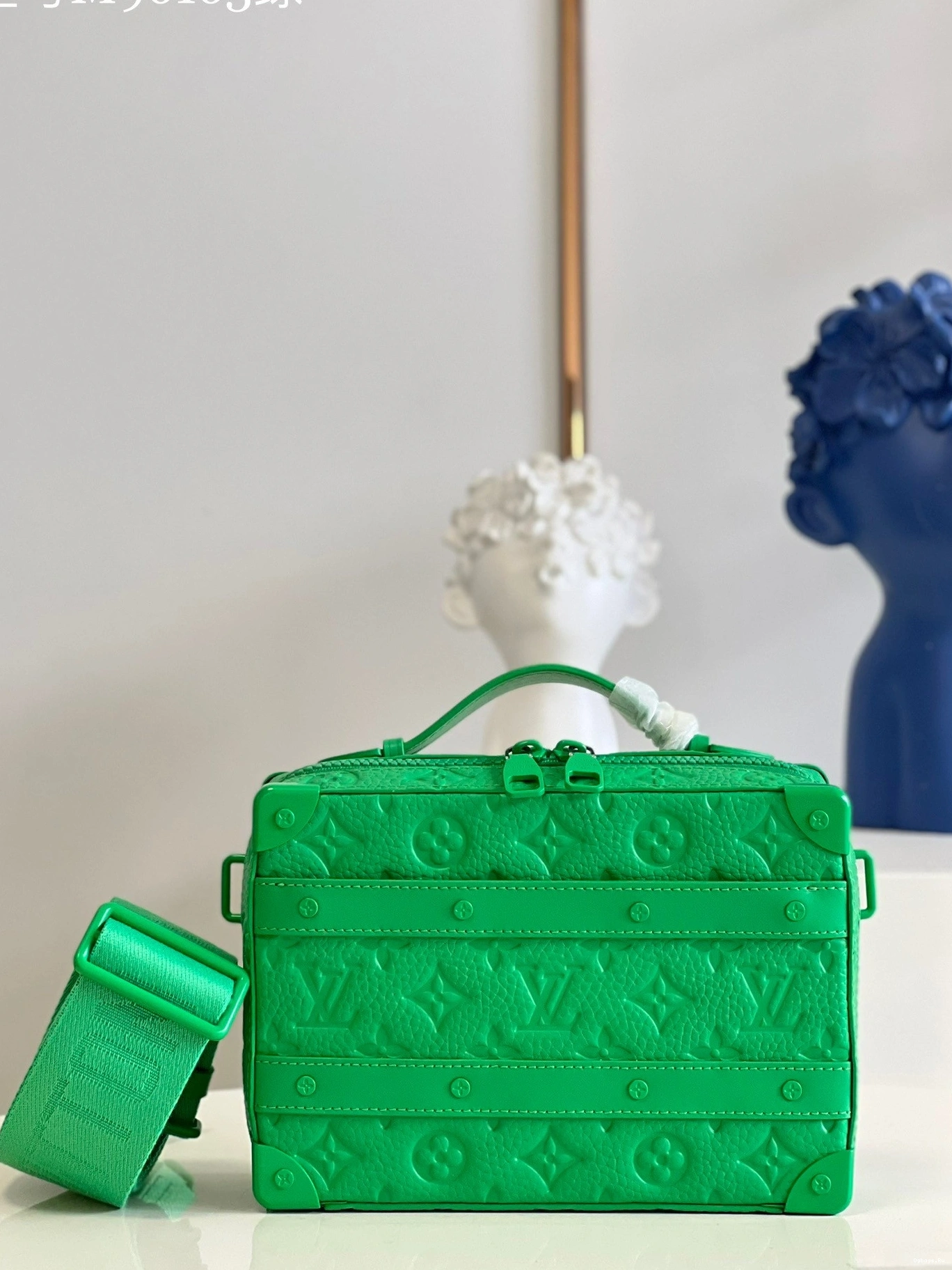 LOUIS VUITTON SOFT TRUNK HANDLE 0206